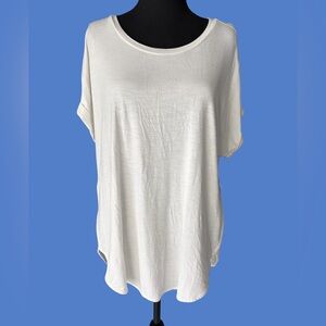 Soma White Short Sleeve Scoop Neck Tee